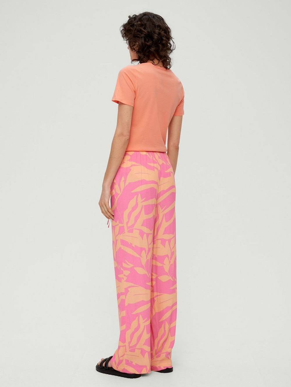 So Bluze Me Menge Te Shkurta 2305