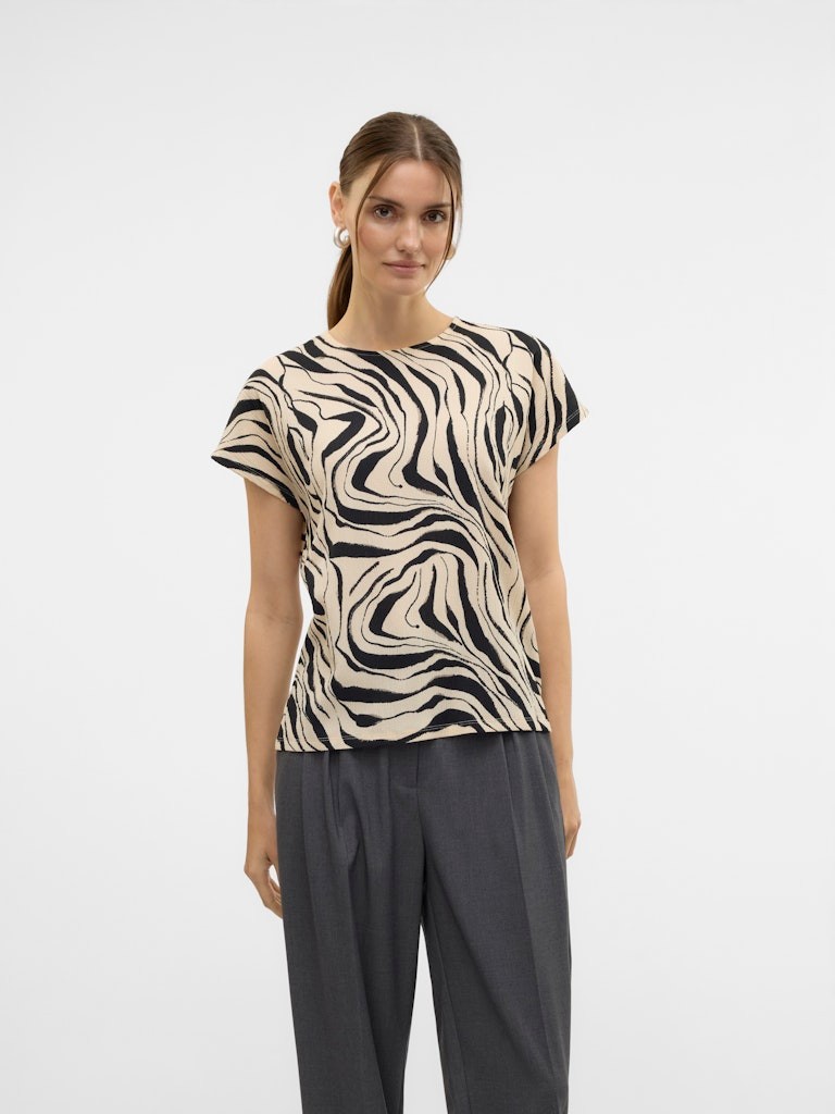 Vm Bluze Me Menge Te Shkurta 2503