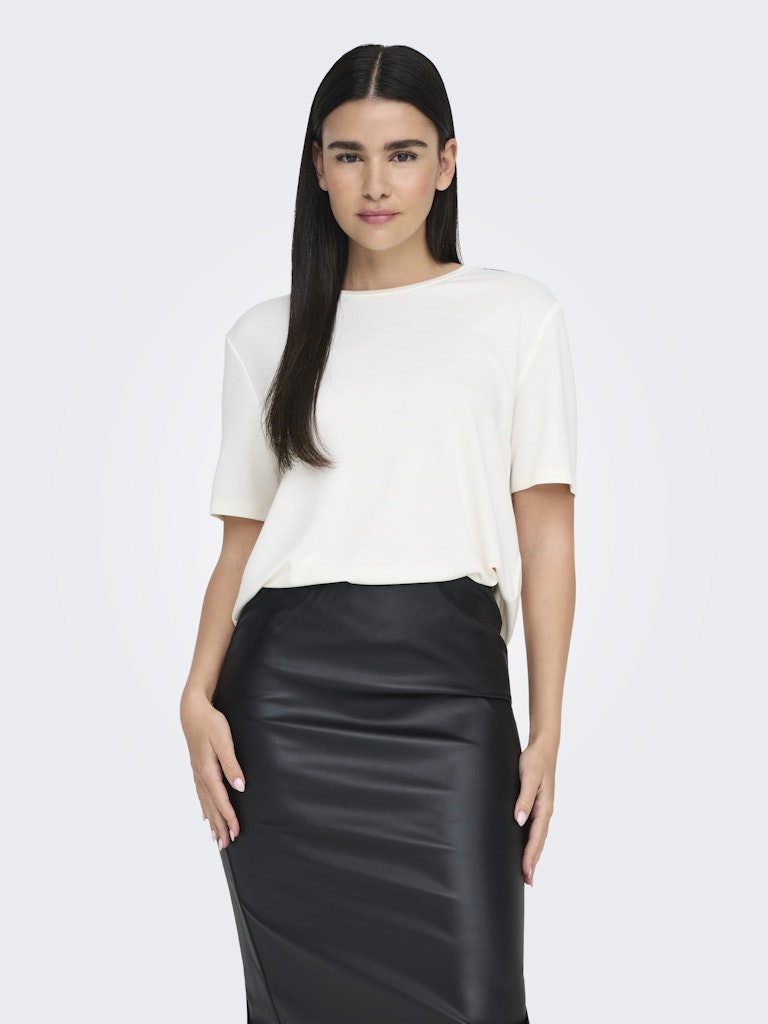 O Bluze Me Menge Te Shkurta 2503