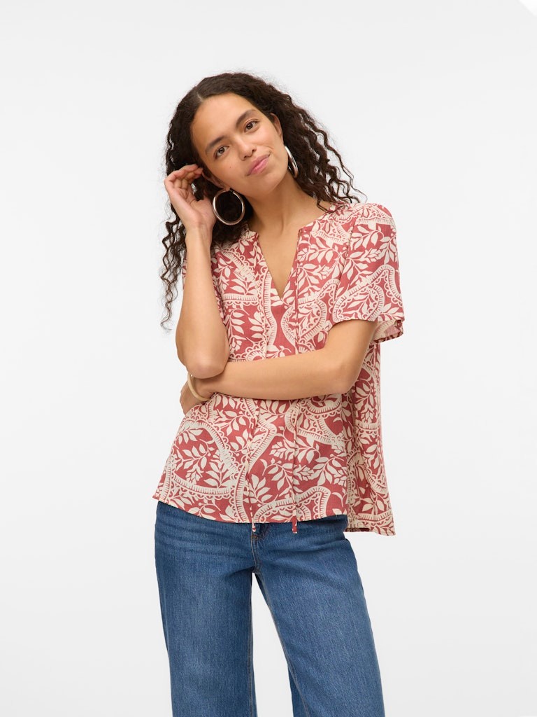 Vm Bluze Me Menge Te Shkurta 2503
