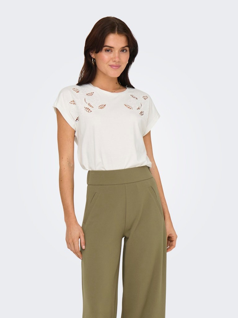 O Bluze Me Menge Te Shkurta 2505