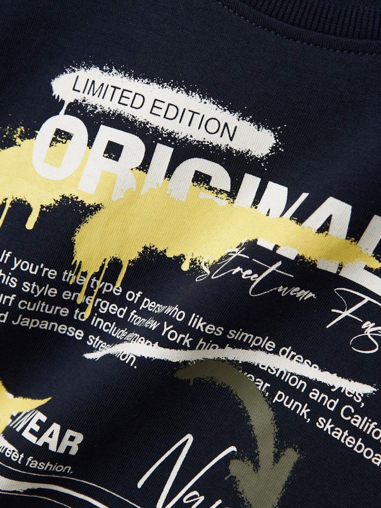 Ni Bluze Me Menge Te Shkurta 2503