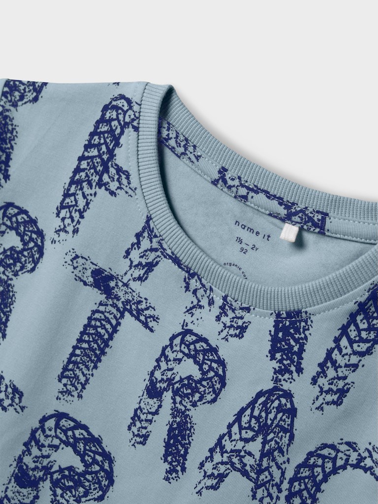 Ni Bluze Me Menge Te Shkurta 2506