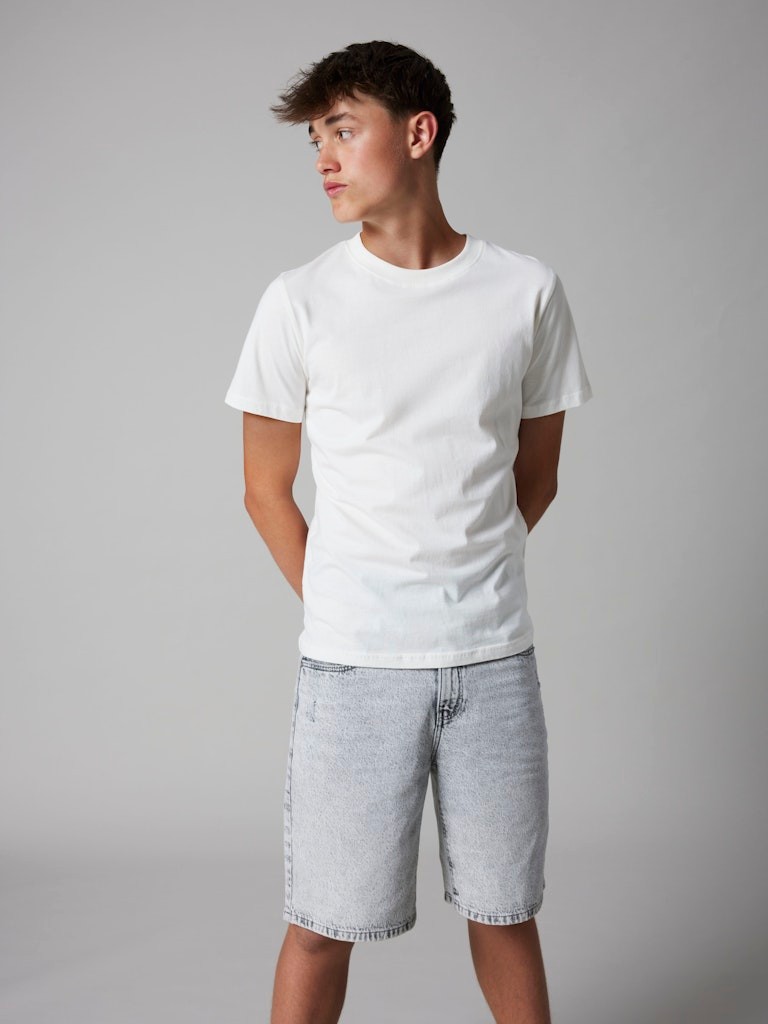 Ni Bluze Me Menge Te Shkurta Noos